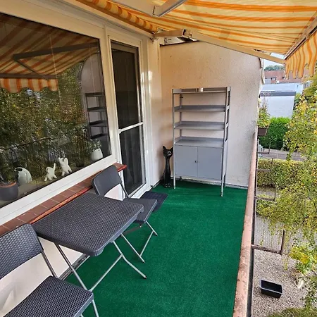 Ferienwohnung In Zentraler Und Ruhiger Lage Mit Balkon, Fusslaeufig Zur Innenstadt Hamelin Exterior photo
