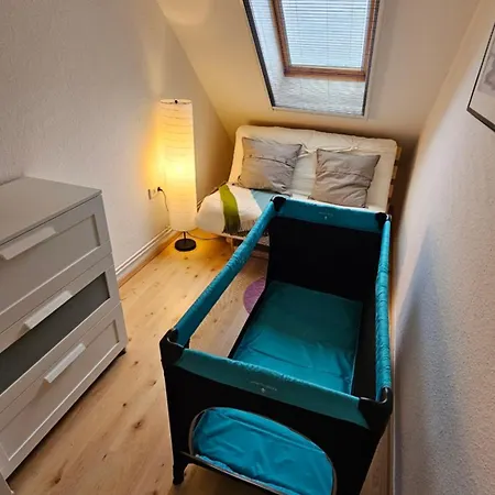 Ferienwohnung In Zentraler Und Ruhiger Lage Mit Balkon, Fusslaeufig Zur Innenstadt Hamelin Exterior photo