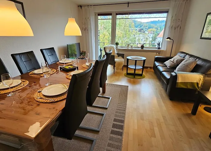 Ferienwohnung In Zentraler Und Ruhiger Lage Mit Balkon, Fusslaeufig Zur Innenstadt