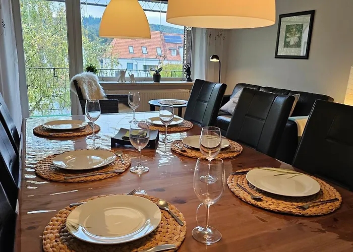 Ferienwohnung In Zentraler Und Ruhiger Lage Mit Balkon, Fusslaeufig Zur Innenstadt