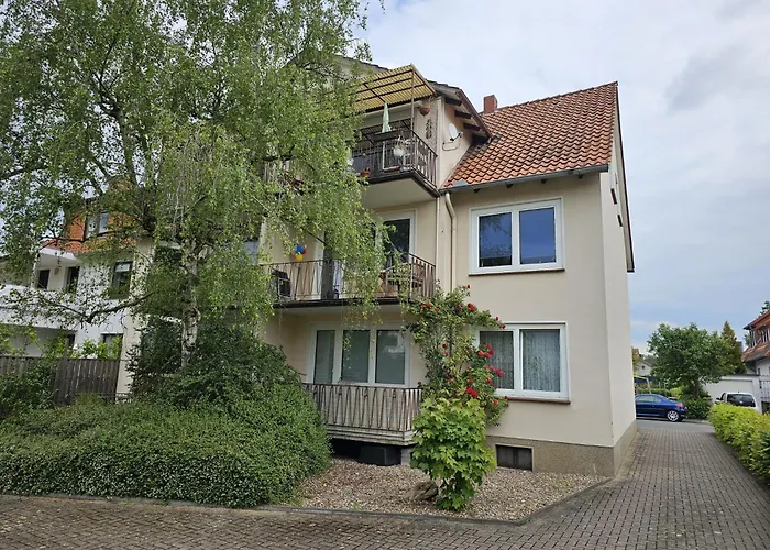 Ferienwohnung In Zentraler Und Ruhiger Lage Mit Balkon, Fusslaeufig Zur Innenstadt