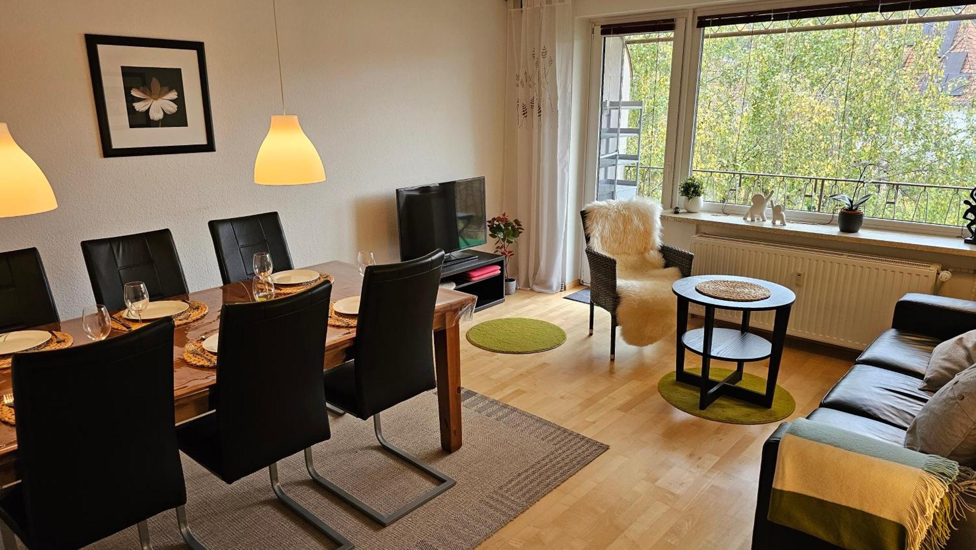 In Zentraler Und Ruhiger Lage Mit Balkon, Fusslaeufig Zur Innenstadt * Hamelin