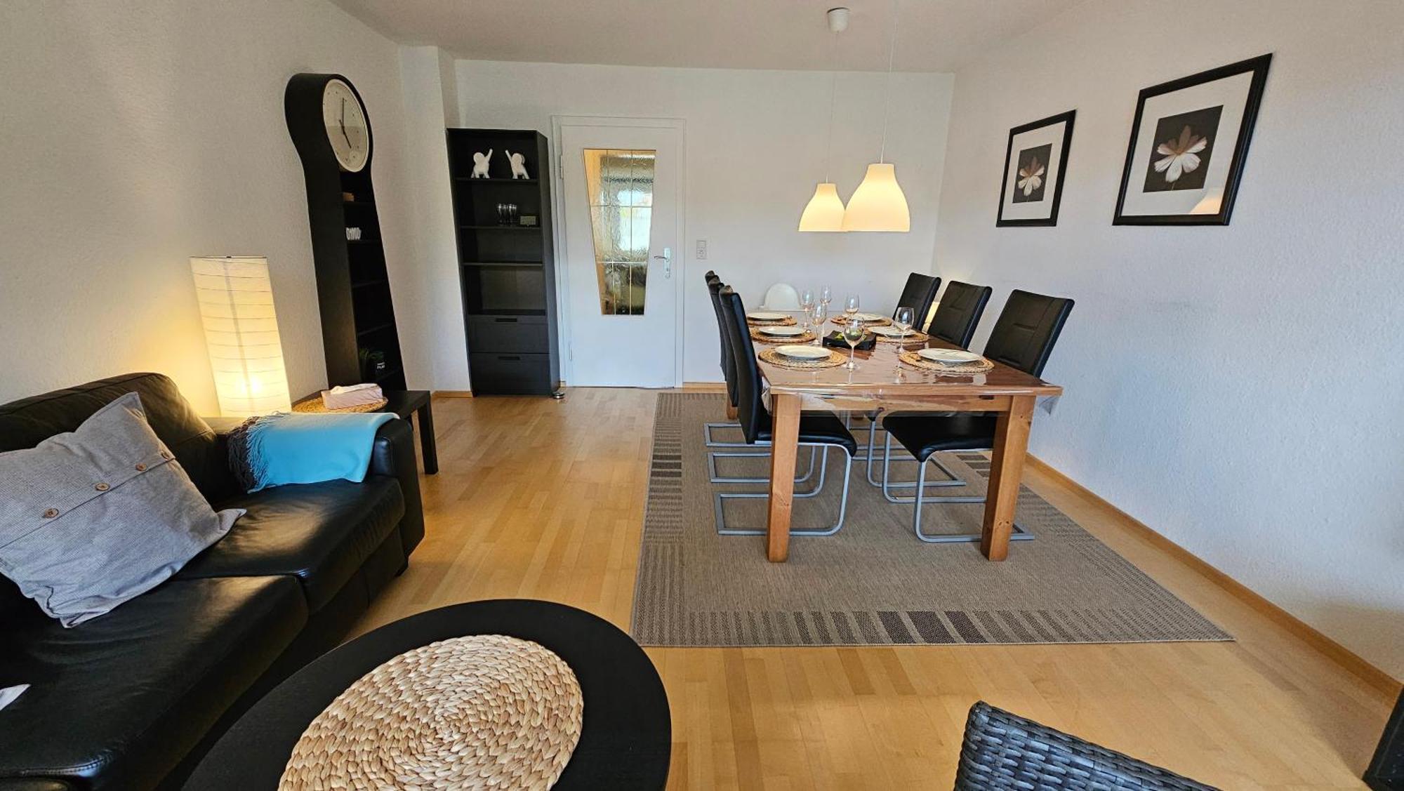 In Zentraler Und Ruhiger Lage Mit Balkon, Fusslaeufig Zur Innenstadt Apartment *