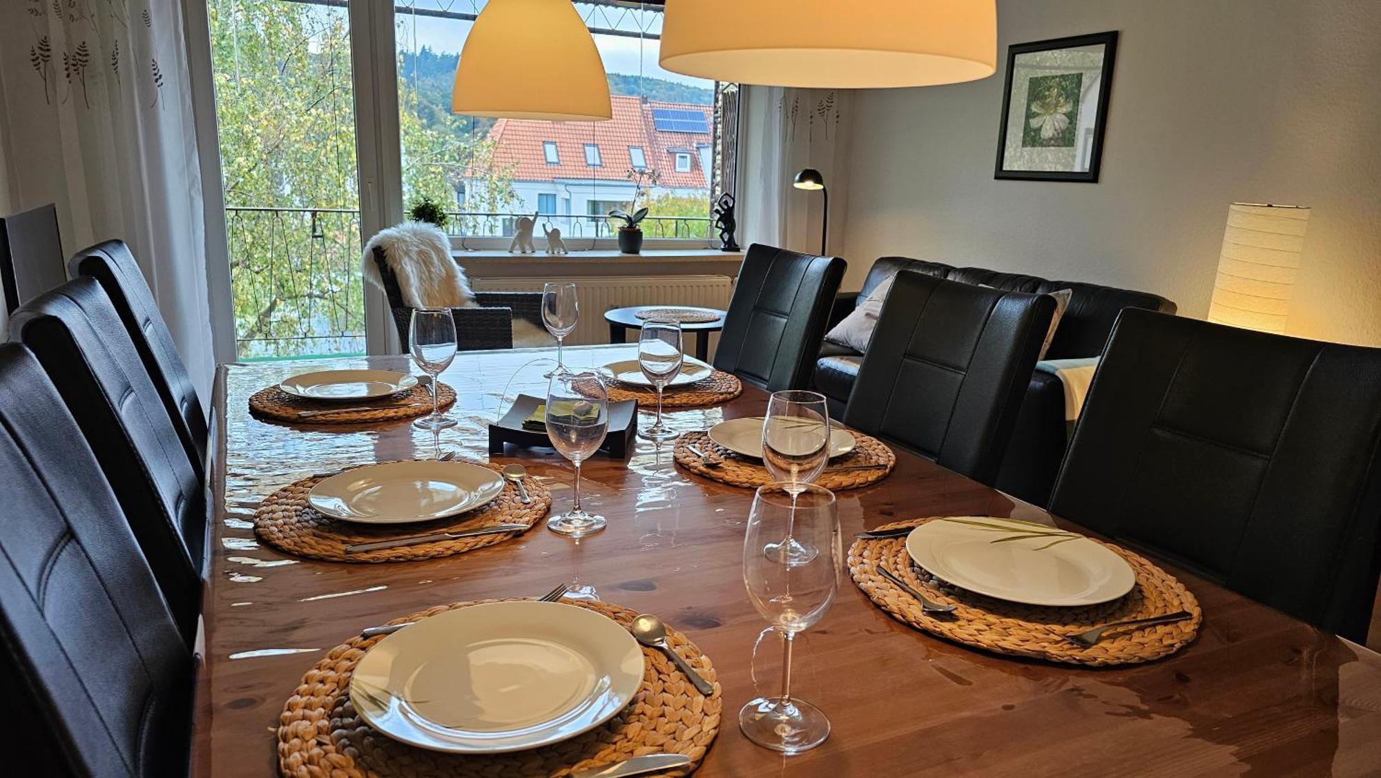 In Zentraler Und Ruhiger Lage Mit Balkon, Fusslaeufig Zur Innenstadt Apartment Hamelin